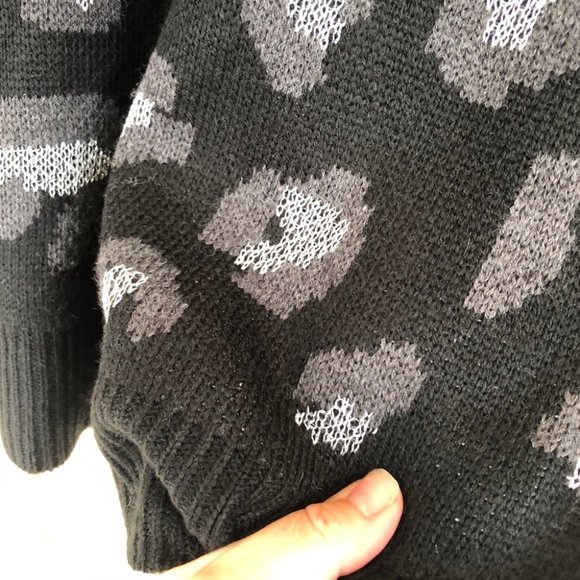 Kendall + Kylie Metallic Animal Print Sweater M - Picture 8 of 9
